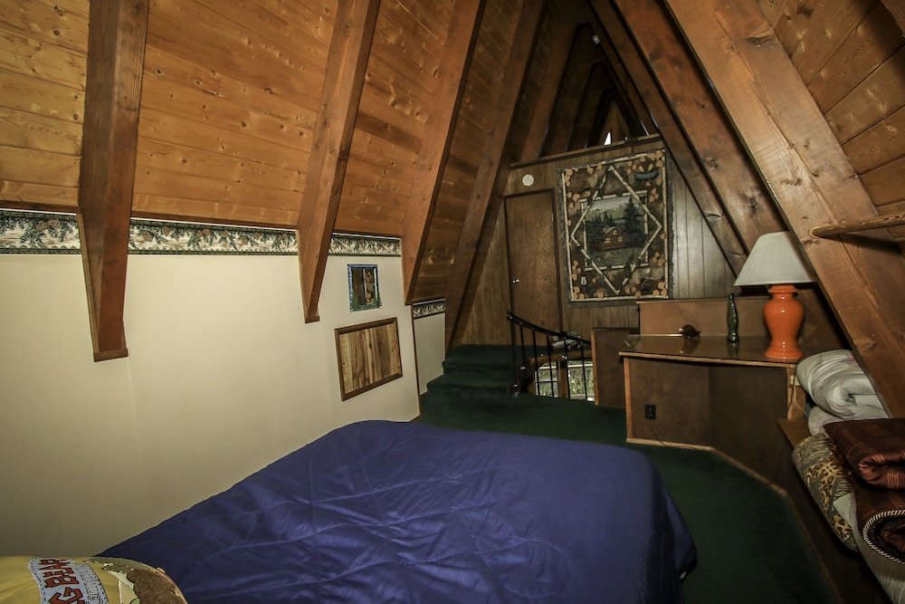 A Ski View - 2 Br Home By Redawning,1197 Siskiyou Dr.,3 star