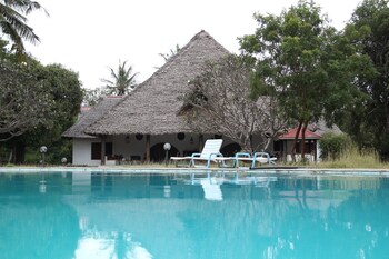 Travellers Paradise Diani - Hostel,,1.5 star