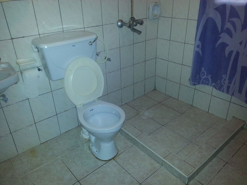 travellers paradise diani hostel
