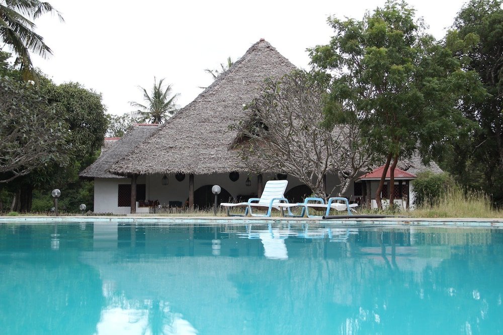 travellers paradise diani hostel
