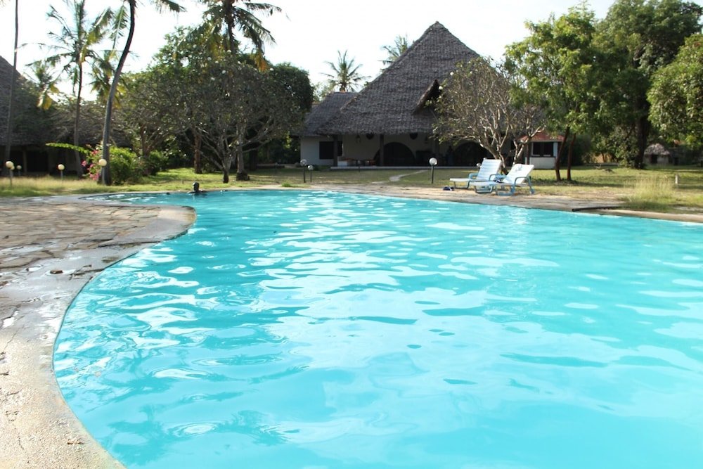 travellers paradise diani hostel