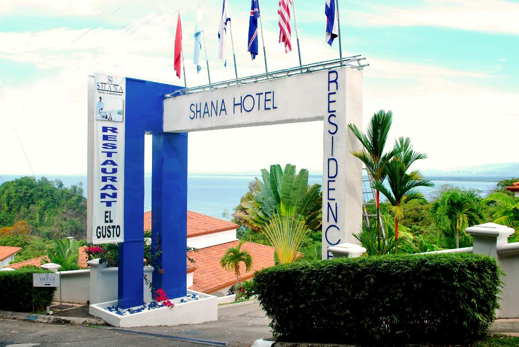 shana by the beach manuel antonio