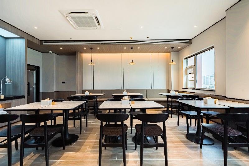 hanting hotel jiujiang xunyang road pedestrian str