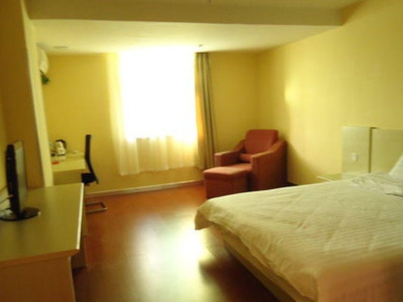 hanting hotel jiujiang xunyang road pedestrian str