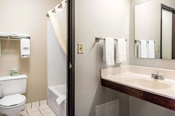travelers lodge and suites