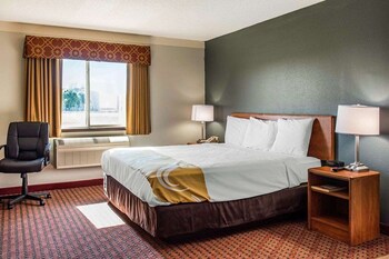 travelers lodge and suites