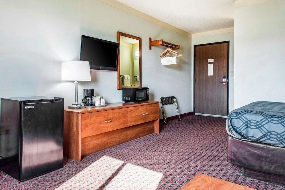 travelers lodge and suites