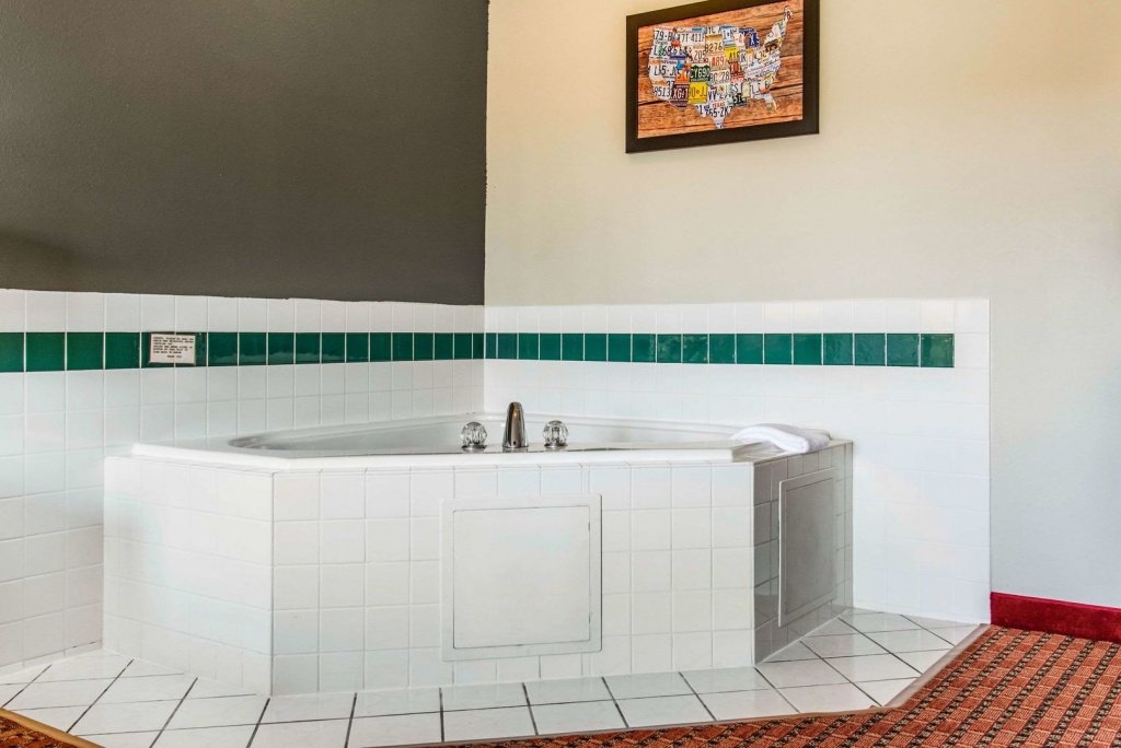 travelers lodge and suites