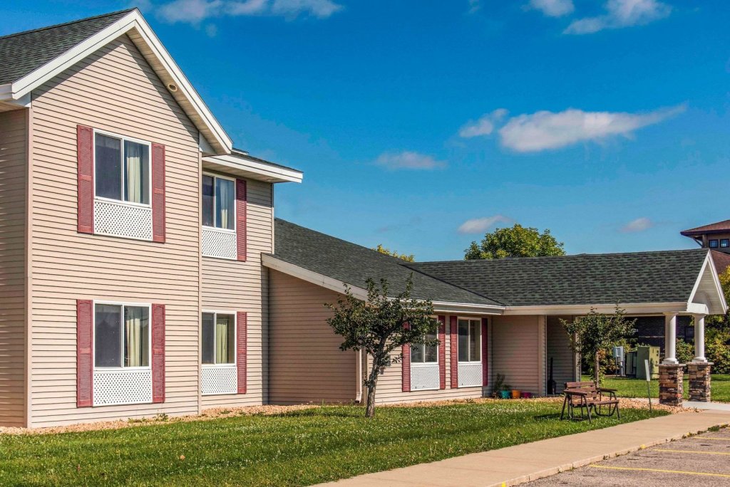 travelers lodge and suites