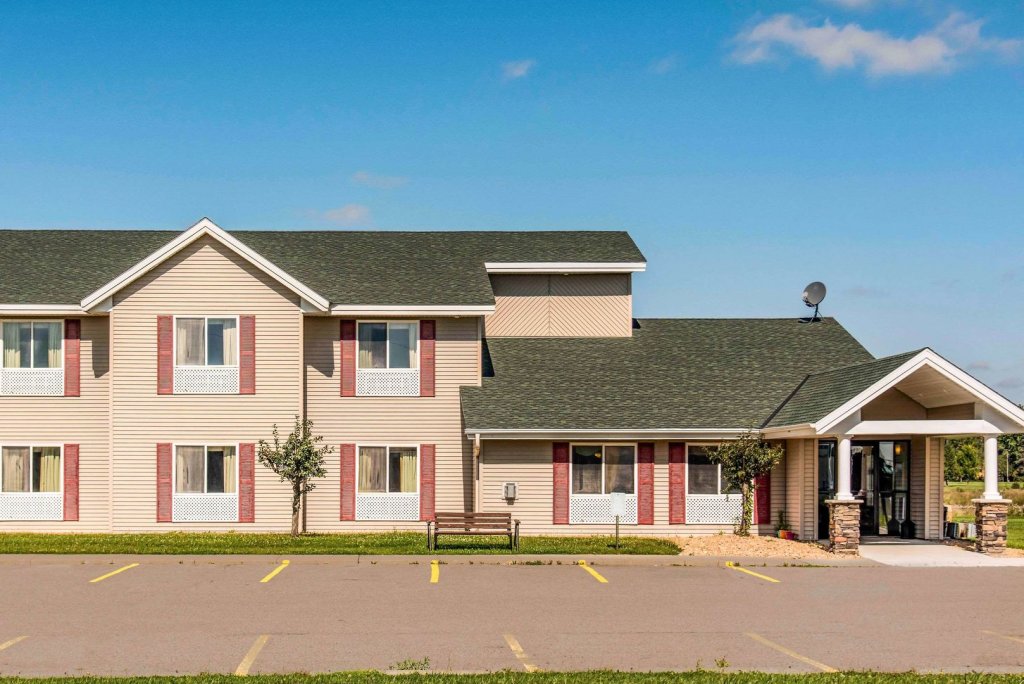 travelers lodge and suites