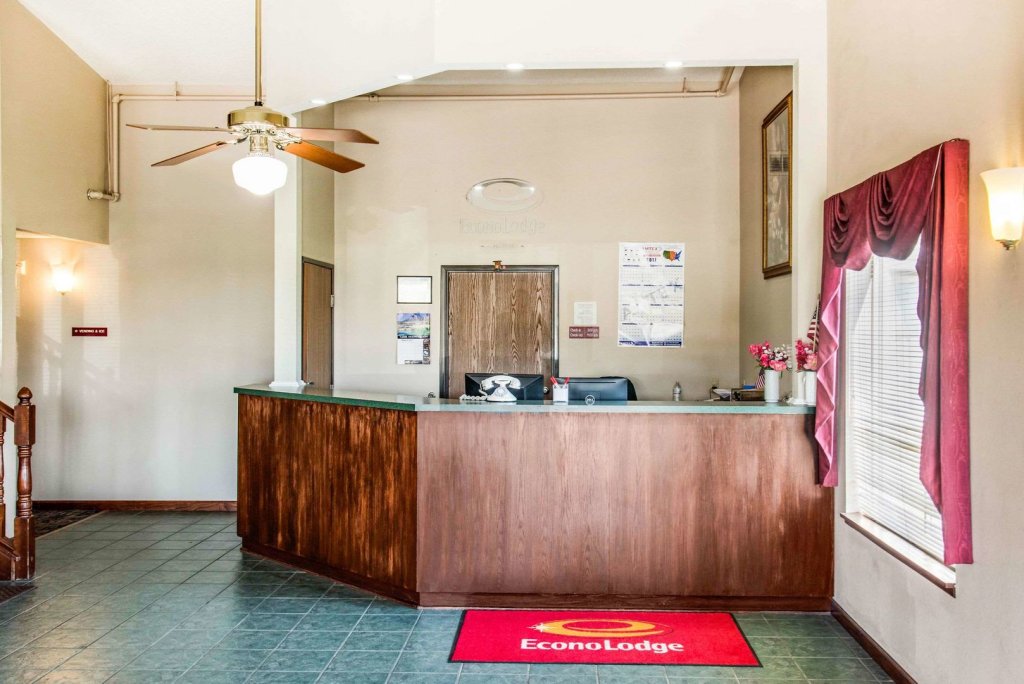 travelers lodge and suites