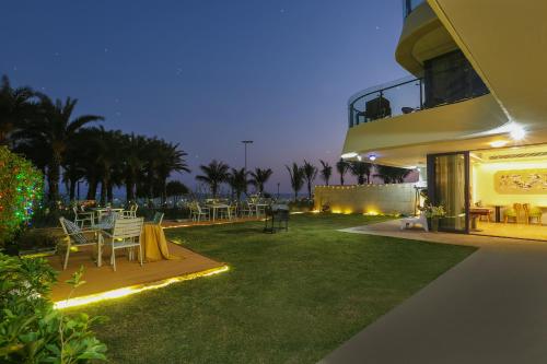 hua yang nian seaview hostel