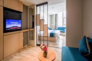 home inn plus kunming tongde square wanhong road