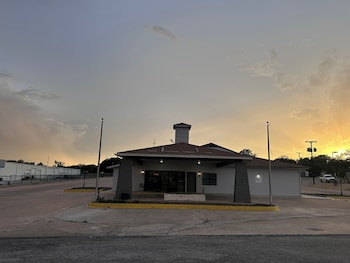 sunset inn and suites