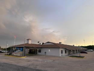 sunset inn and suites