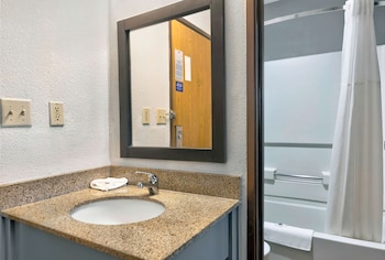 motel 6 cedar rapids ia airport