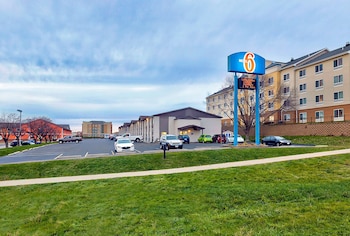 motel 6 cedar rapids ia airport