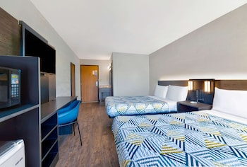 motel 6 cedar rapids ia airport