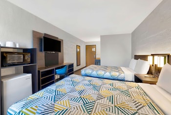 motel 6 cedar rapids ia airport