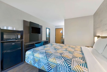 motel 6 cedar rapids ia airport