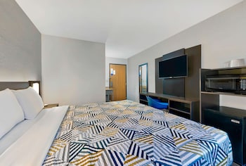 motel 6 cedar rapids ia airport