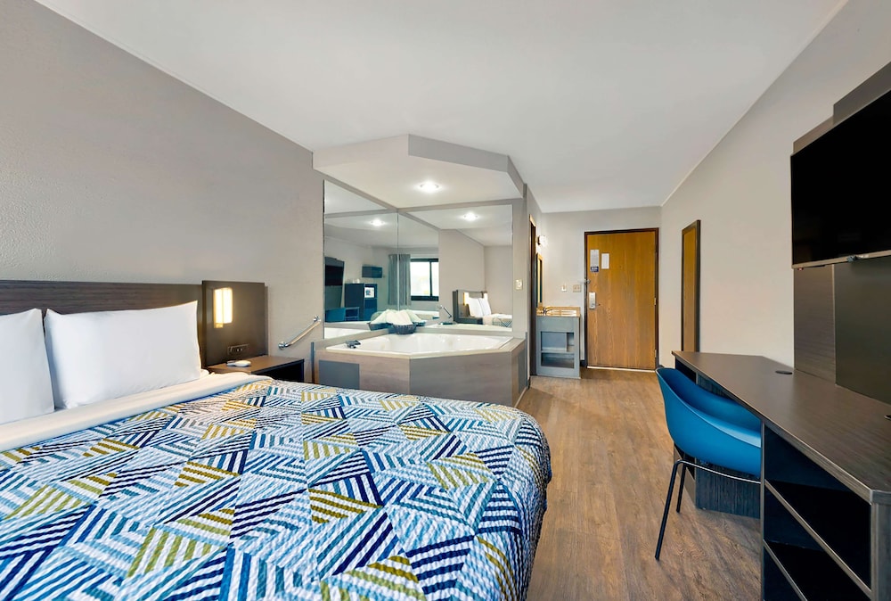 motel 6 cedar rapids ia airport