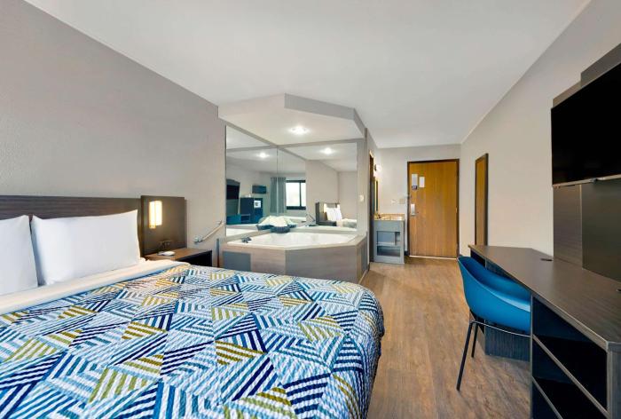 motel 6 cedar rapids ia airport