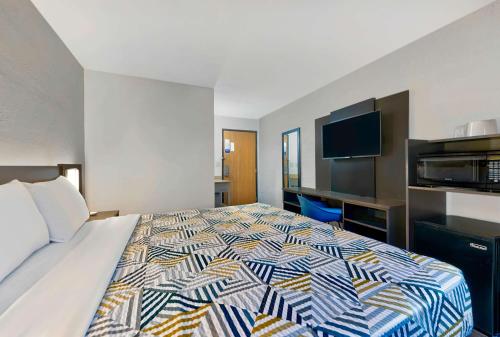 motel 6 cedar rapids ia airport