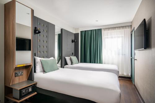 point a hotel london canary wharf