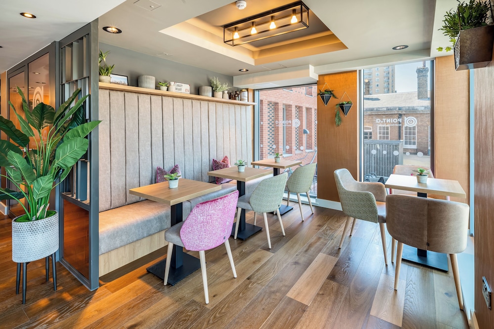 point a hotel london canary wharf