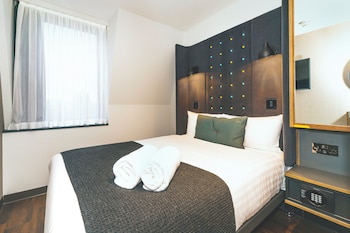 point a hotel london canary wharf