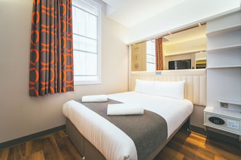 point a hotel london canary wharf