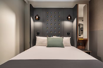 point a hotel london canary wharf