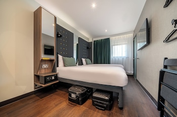 point a hotel london canary wharf