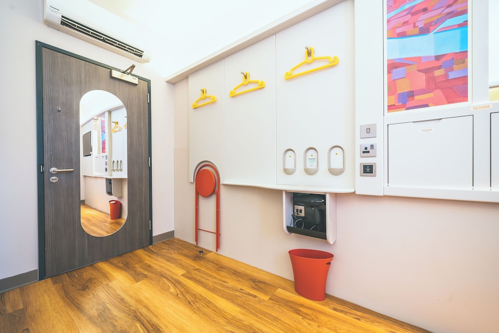 point a hotel london canary wharf