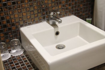 verwood hotel and serviced residence