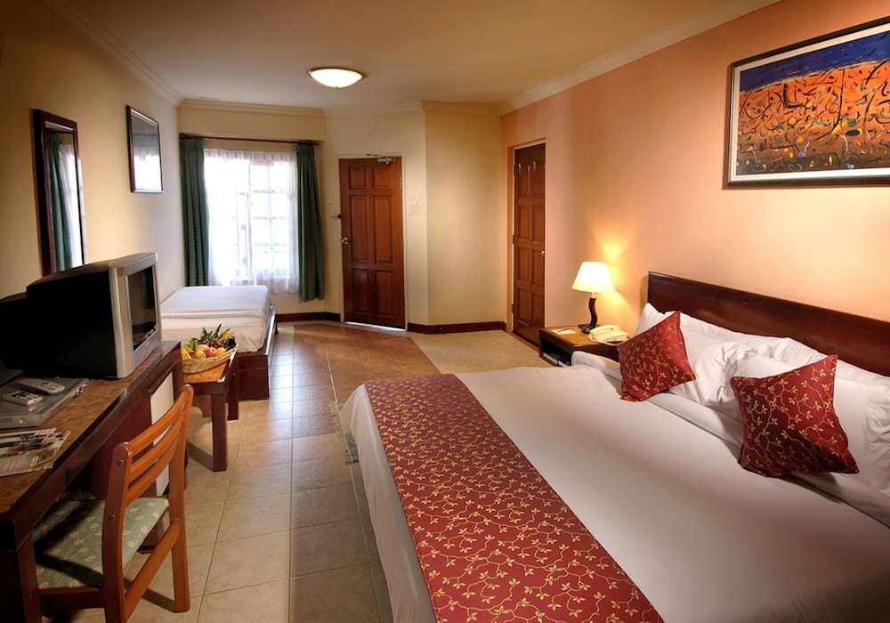 bukit merah laketown resort