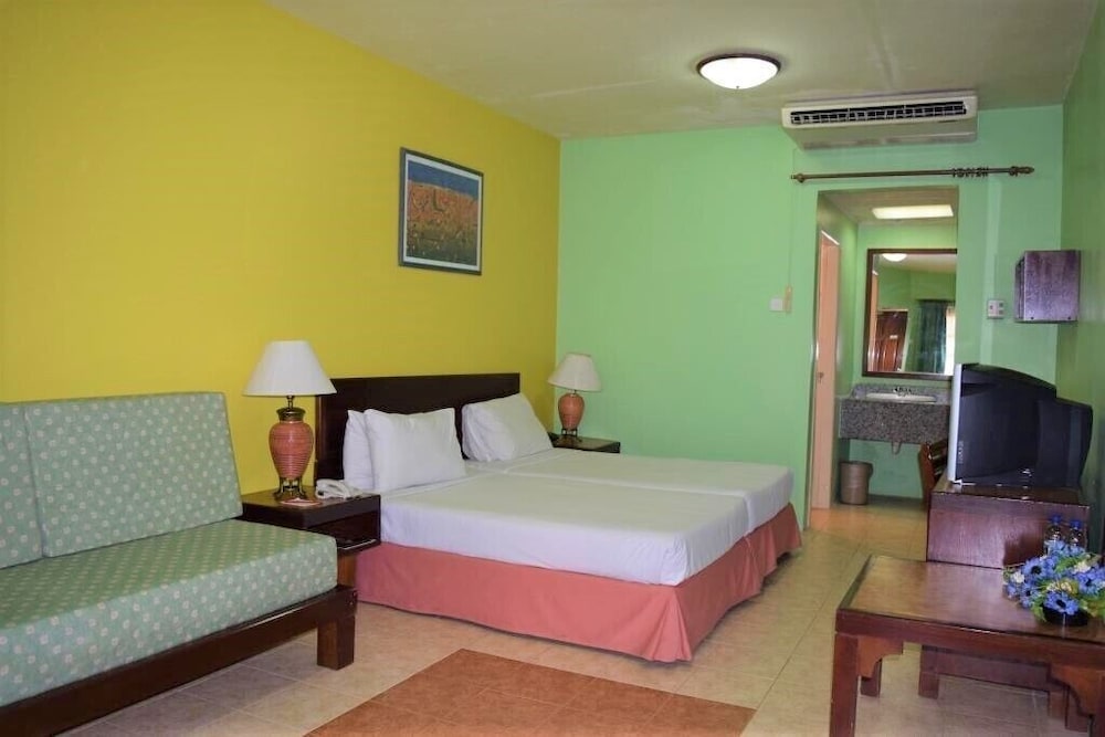 bukit merah laketown resort