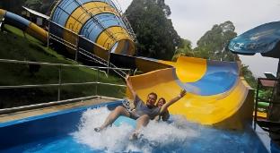 bukit merah laketown resort