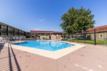 countryside suites kansas city independence i 70e sports complex hotel