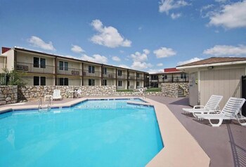 countryside suites kansas city independence i 70e sports complex hotel
