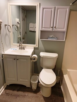 seawatch inn at the landing