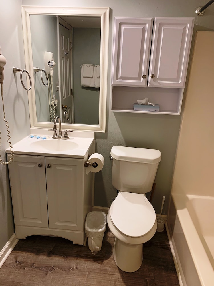 seawatch inn at the landing