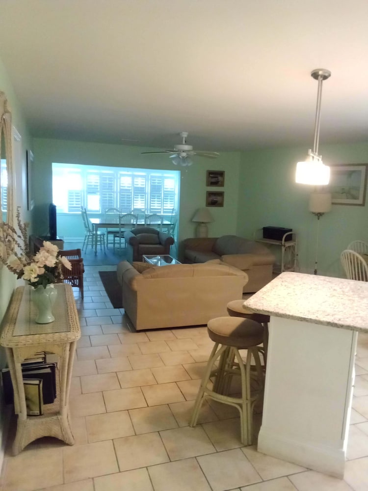 seawatch inn at the landing