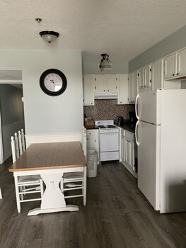 seawatch inn at the landing