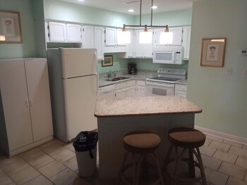 seawatch inn at the landing