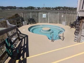 seawatch inn at the landing