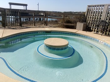 seawatch inn at the landing