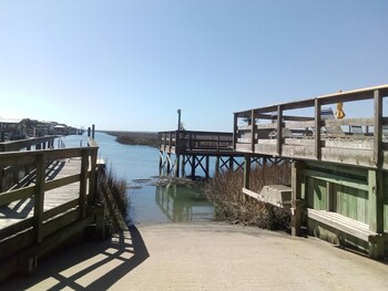 seawatch inn at the landing