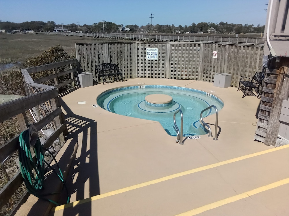 seawatch inn at the landing